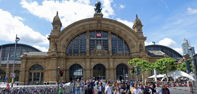 Frankfurt (Main) Hbf main entrance
